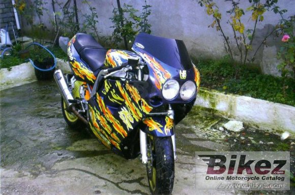 1989 Suzuki GSX-R 1100 photo